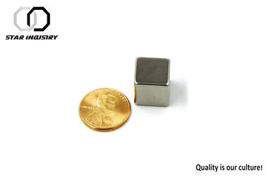 Petits aimants permanents de néodyme du cube N50 5mm x 5mm les plus puissants